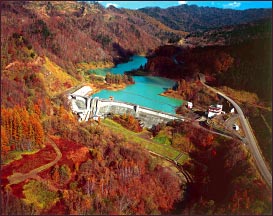 Bibai Dam, a gateless system of improved dam construction for efficient management.