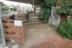 JR高架下の休憩スポット(とだ3番地)