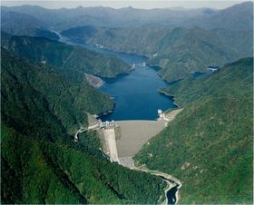 徳山ダム ～壮大なスケールを誇る総貯水容量日本一のダム～