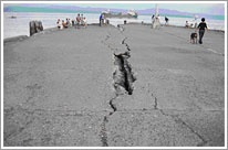 Cracked quay (Philippines) 