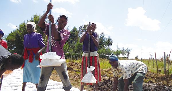 Activity Name：Development of grassroots road infrastructure and poverty reduction through enhancement of self-reliance initiatives of communities in Sub-Saharan Africa