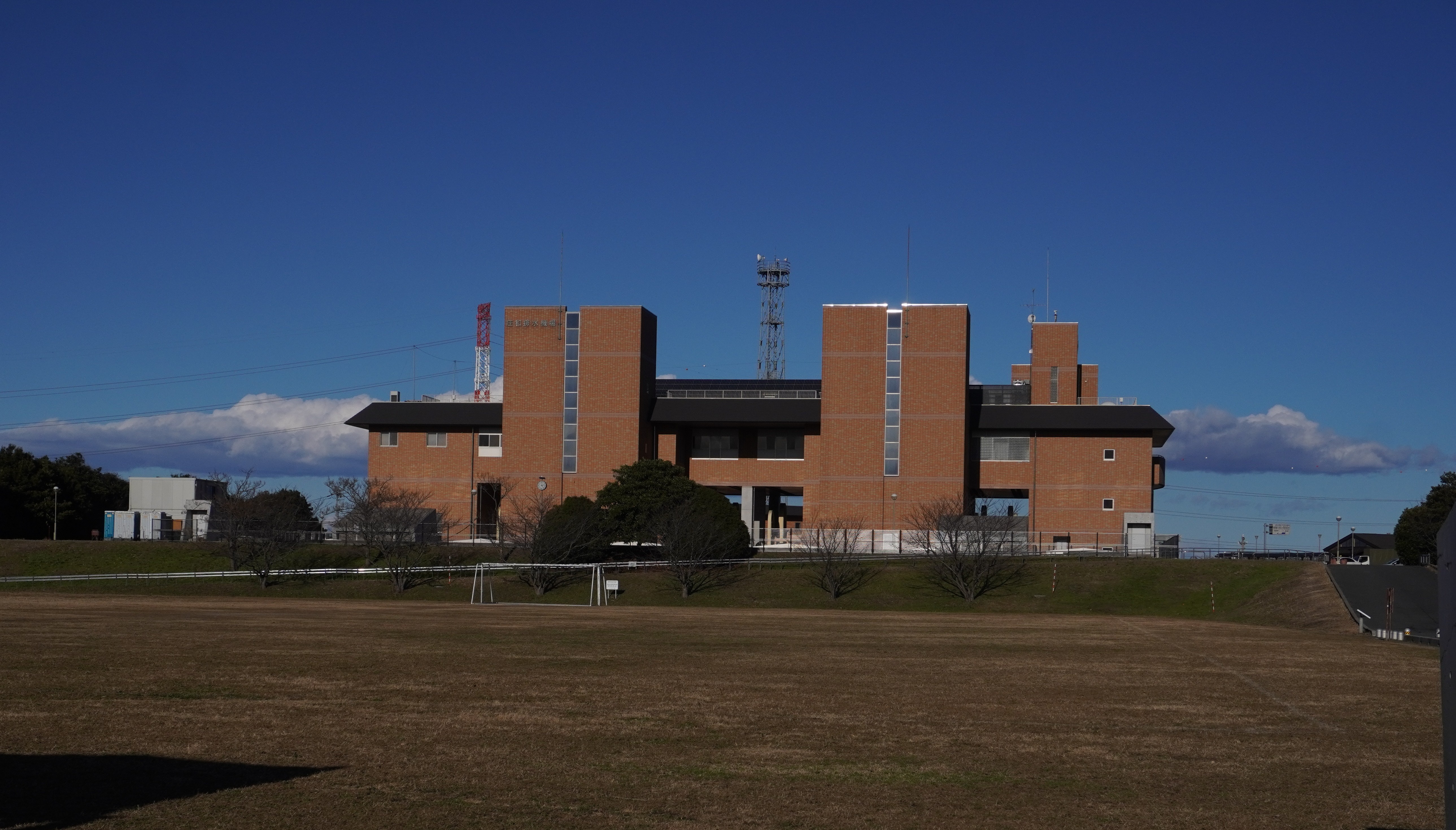 首都圏外郭放水路　庄和排水機場