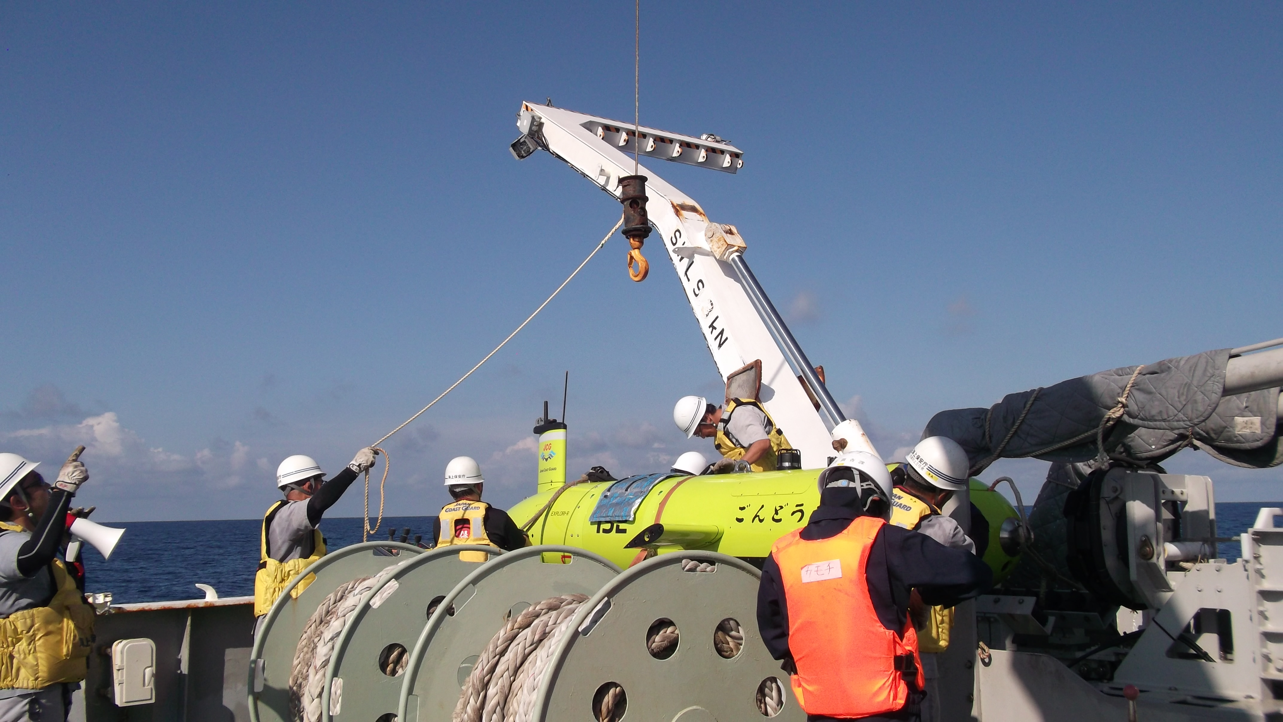 AUVの海中投入作業