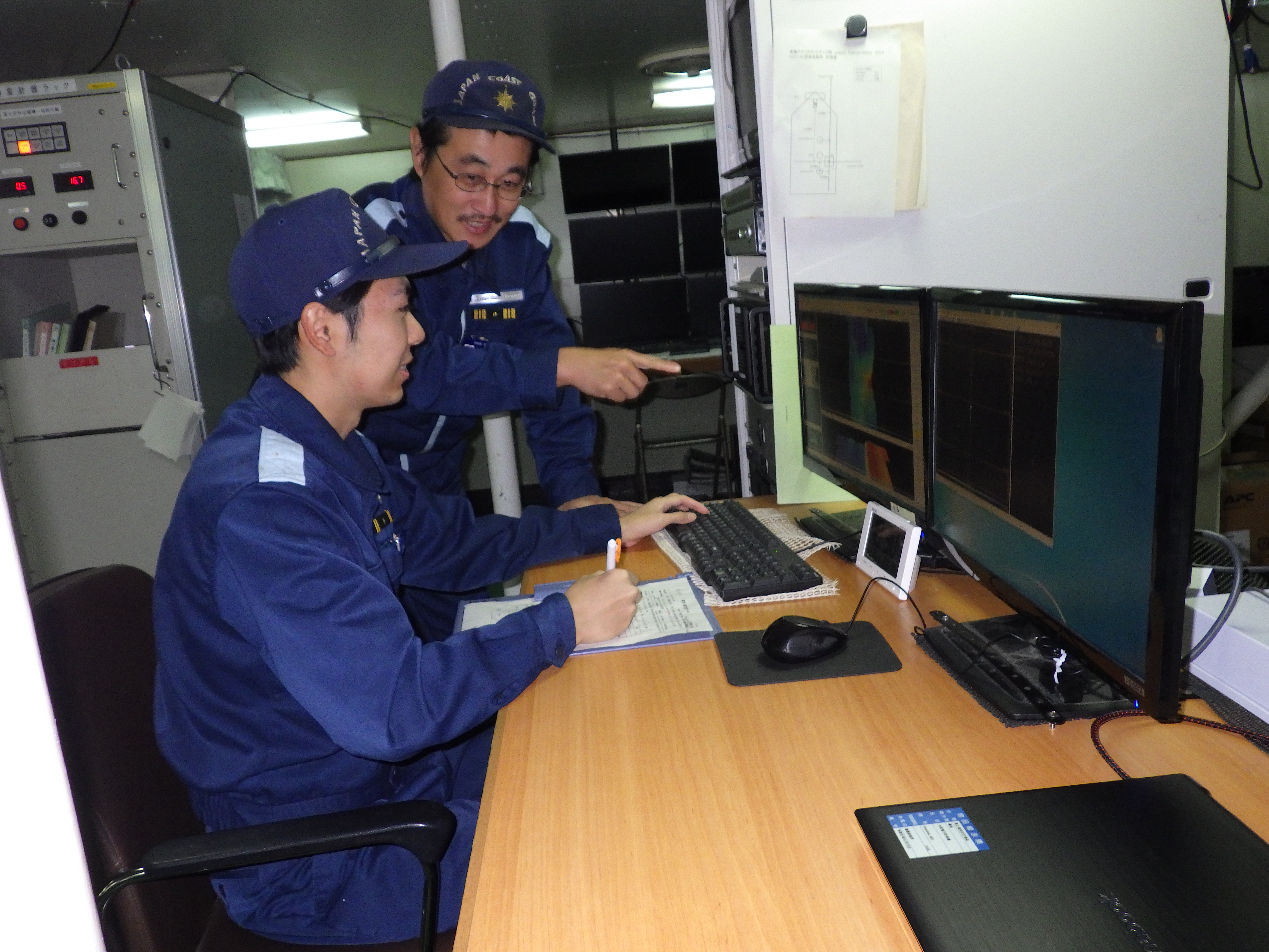 海底地形調査業務（若手への指導）