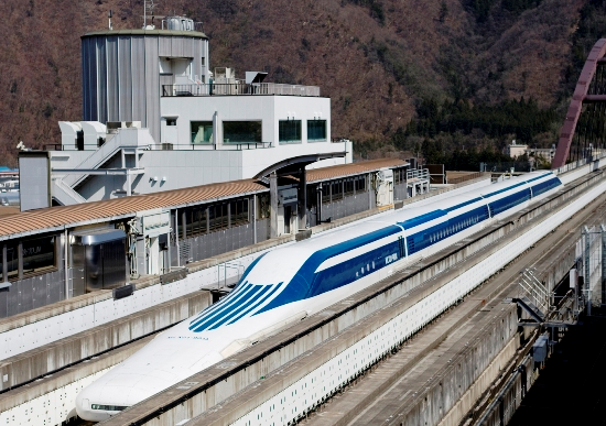 磁浮高鉄駅