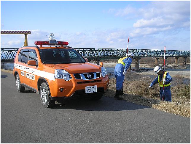 河川パトロールカー