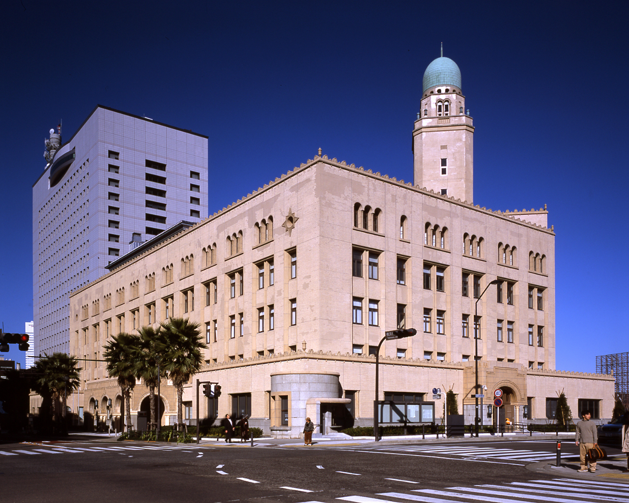 横浜税関本関