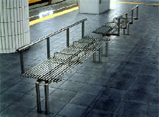 - Bench with ingenious design aspects - (Toei Oedo Line)