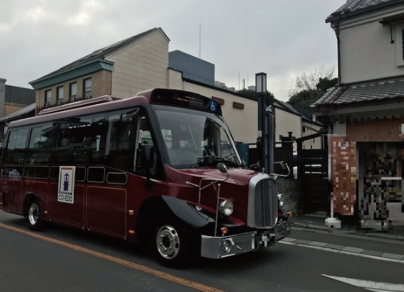 蔵の街 川越を走るボンネットバス