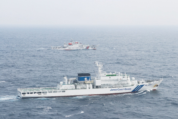 図表Ⅱ-2-7-1 領海警備を行う巡視船