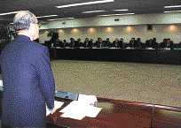 自動車メーカー各社に対し総括政務次官から総点検を指示