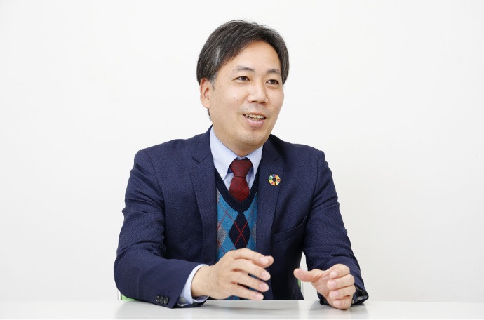 株式会社流通サービス　取締役　富田 佳宏