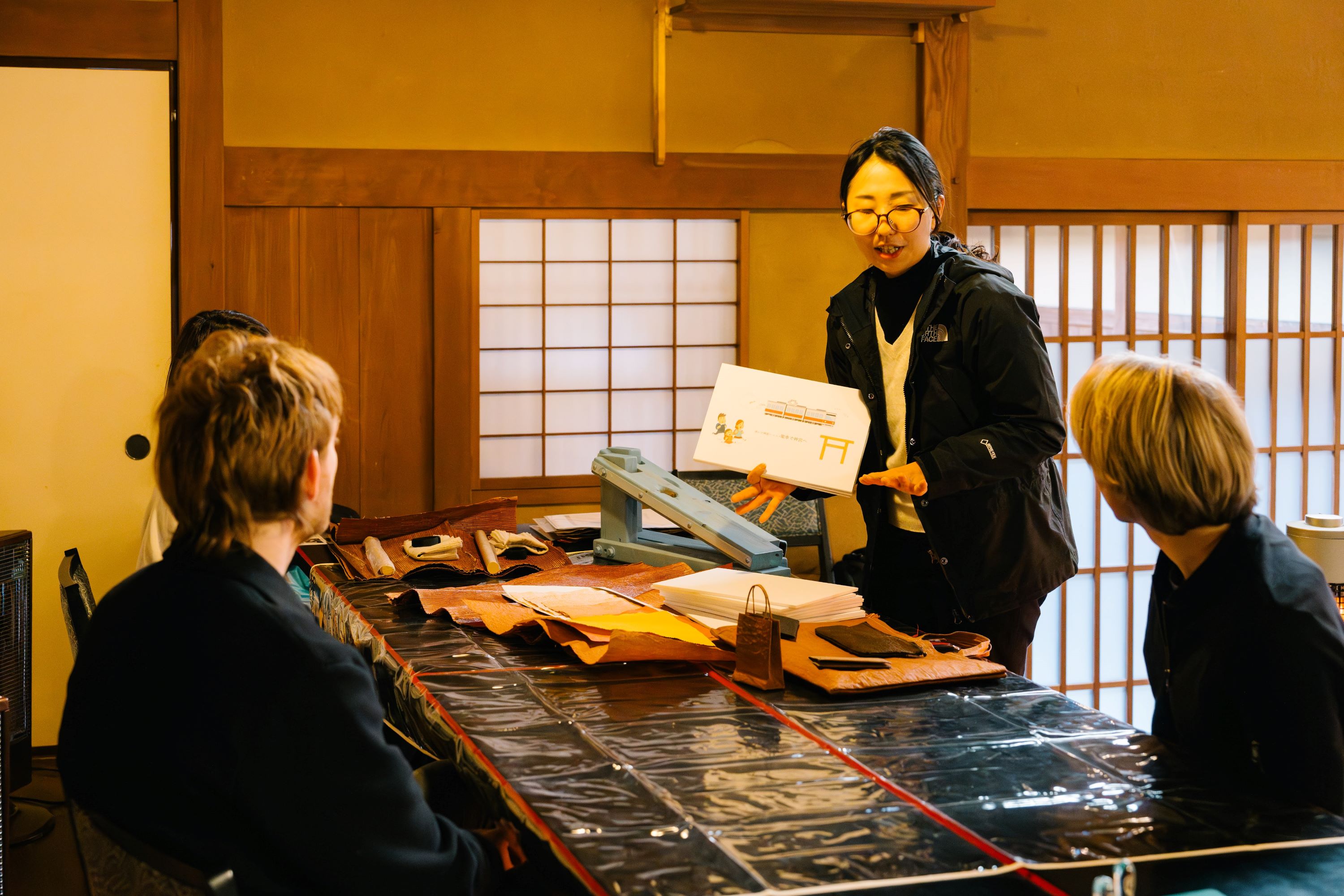 特別賞・一般社団法人明和観光商社（擬革紙）