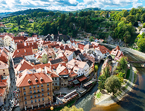 チェコ共和国の南ボヘミア地域のチェスキークルムロフ市の街並み