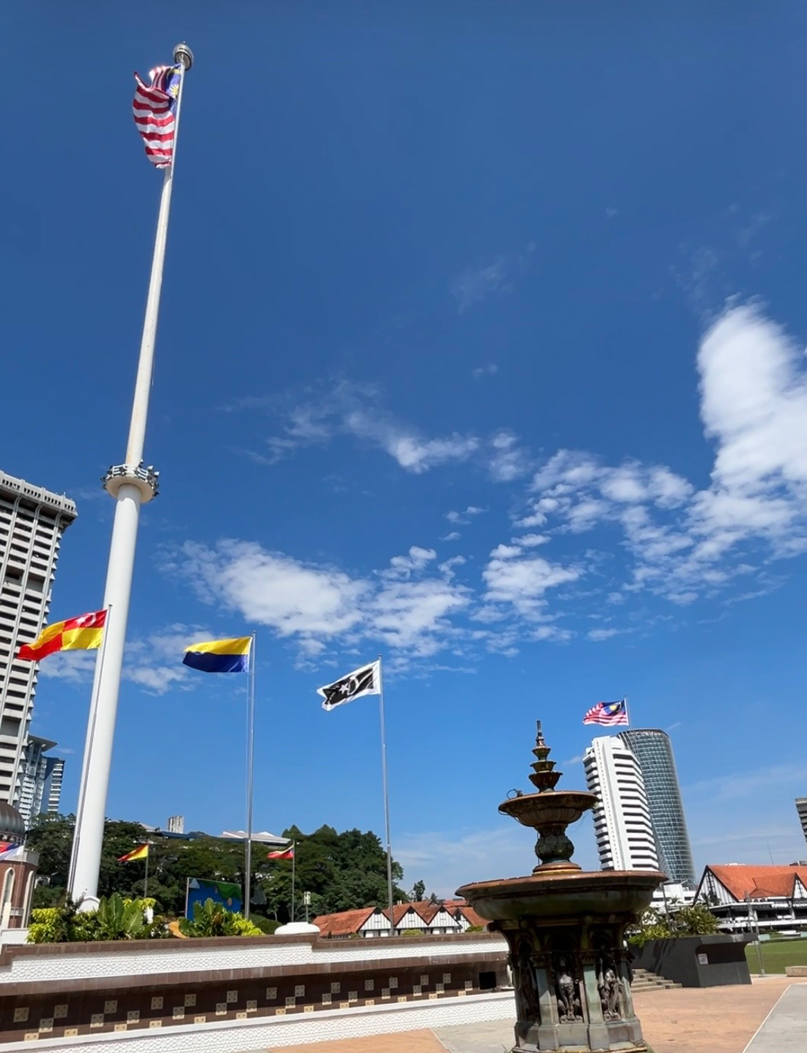 ムルデカスクエア(独立広場)