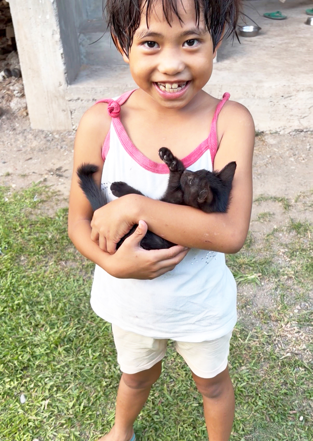 笑顔いっぱいの子どもたち（児童養護施設にて）