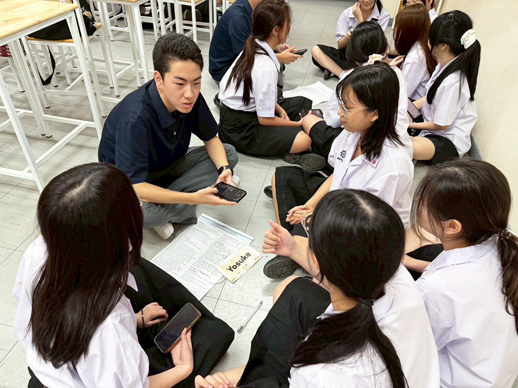 自分の興味から生まれた研究が、タイの生徒との対話を動かした。