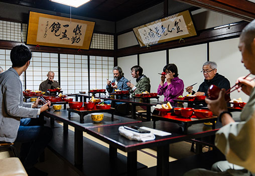 吉峰寺僧侶とともに食との向き合いおよび対話