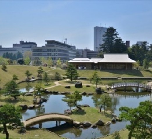 復元整備後の玉泉院丸庭園