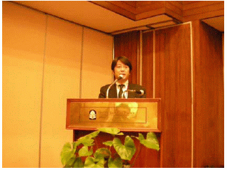 日ASEAN港湾保安セミナーにおいて、閉会挨拶を述べる川上泰司JICA長期派遣専門家