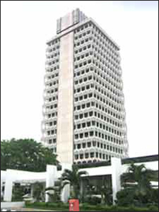 国会議事堂に隣接するタワー棟（クアラルンプール）