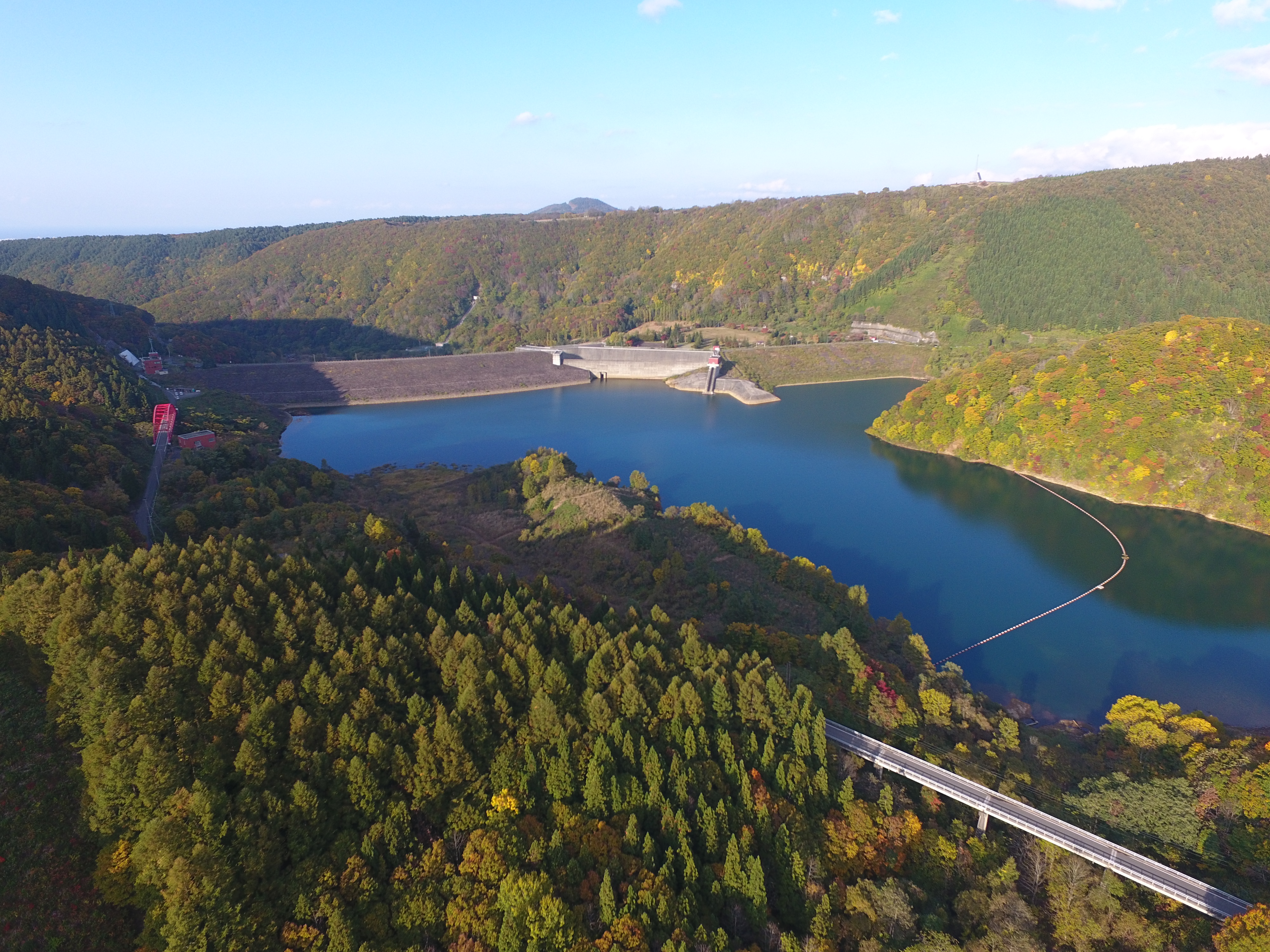 下湯ダム～八甲田連峰の山々に抱かれ清い水をたたえるダム～