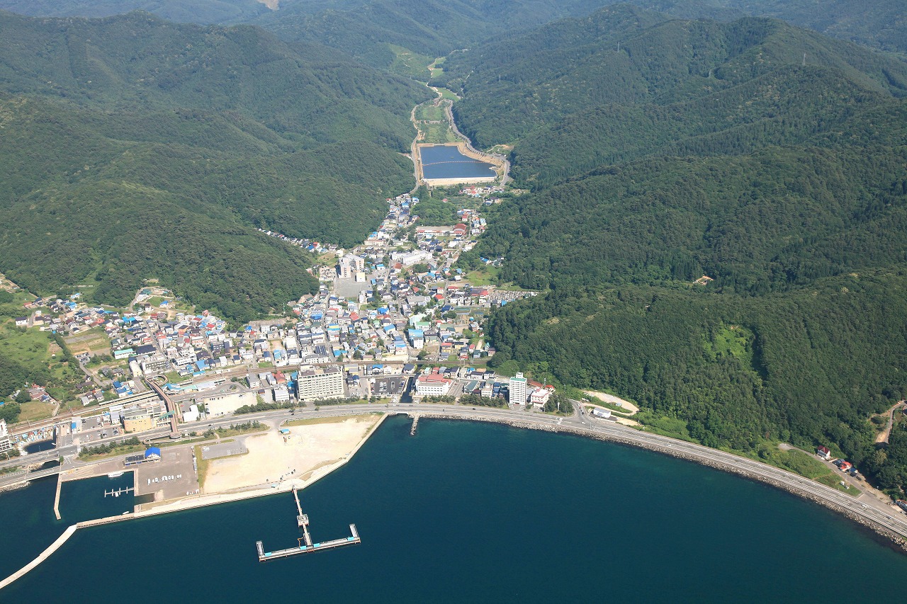 浅虫ダム～「青森市の奥座敷」浅虫温泉街と共存・海の見えるダム～