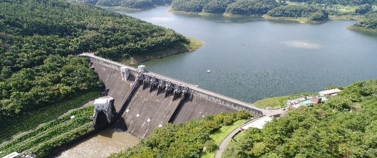 田瀬ダム ～北上川最大の人工湖を育む里山のダム～