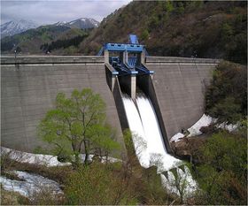 木地山ダム ～朝日連峰に抱かれる先達の偉業～