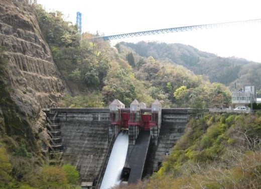竜神ダム ～上空に吊り橋のあるダム～ 
