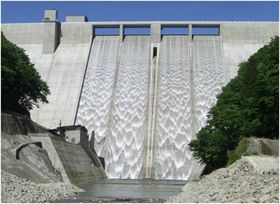 湯西川ダム ～湯西川の自然の中に佇むダム～