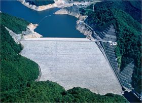 奈良俣ダム ～奥利根に佇む、利根川水系でもっとも大きなダム～