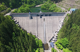 大仁田ダム ～岩山に囲まれた谷間で四季を楽しむダム～