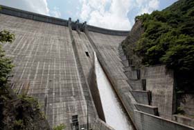 上野ダム～上野村の大自然に佇むダム～