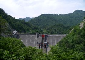 胎内川ダム ～飯豊連峰を望むダム～