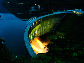 天ヶ瀬ダム ～京都の宇治ならではの優雅なアーチ式ダム～