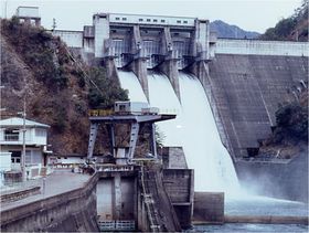 大野ダム ～高圧ラジアルゲートを堤体内に内蔵した初めてのダム～