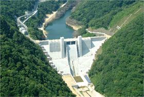 石井ダム ～六甲山系の渓谷に佇むダム～