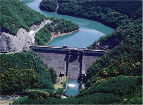 広川ダム ～街に近くアクセス良好、ホタル飛び交うダム～
