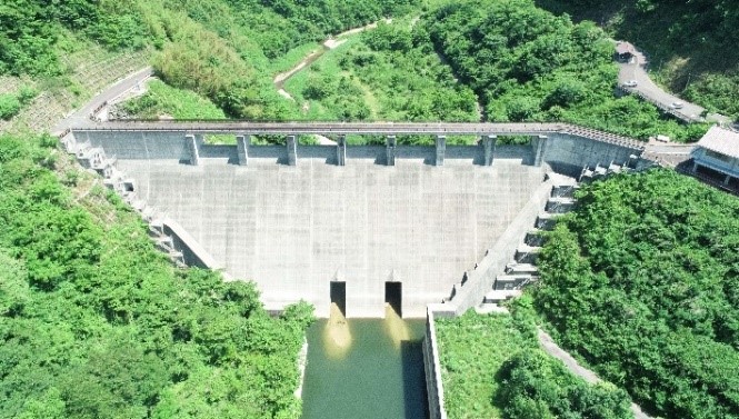 益田川ダム～普段は水を貯めないダム・上から覗くと怖いよ－！～