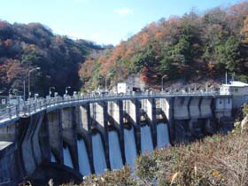 三成ダム～日本最初のアーチダム～