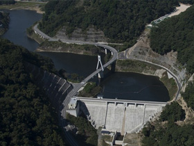 仁賀ダム～賀茂川源流域の水を湛えるダム～