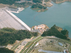 牛頸ダム～県営治水ダム初のロックフィルダム