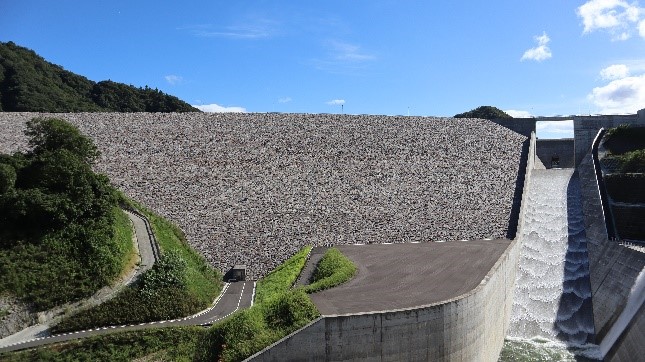 大分川ダム試験湛水中 ～展望所５箇所 ダムを色々な角度から見られる～