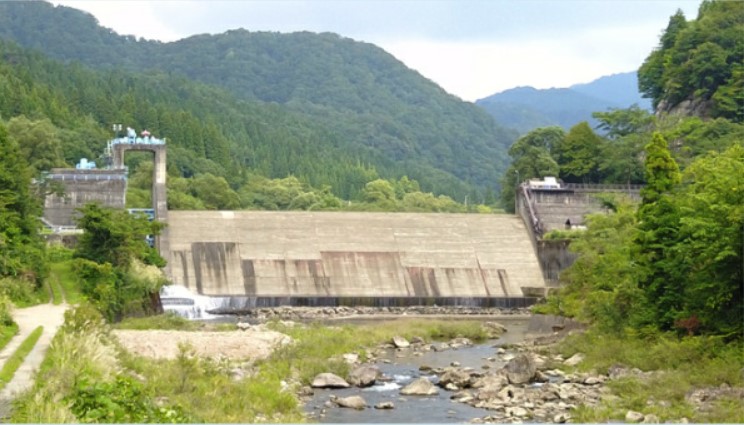 山原ダム～石徹白川の入口にある越流式ダム～