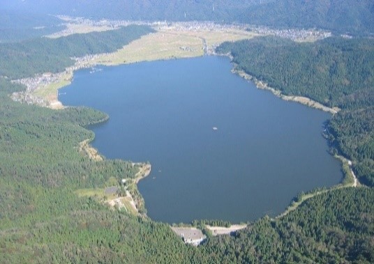 余呉湖～歴史と伝説の自然湖に設置したダム
