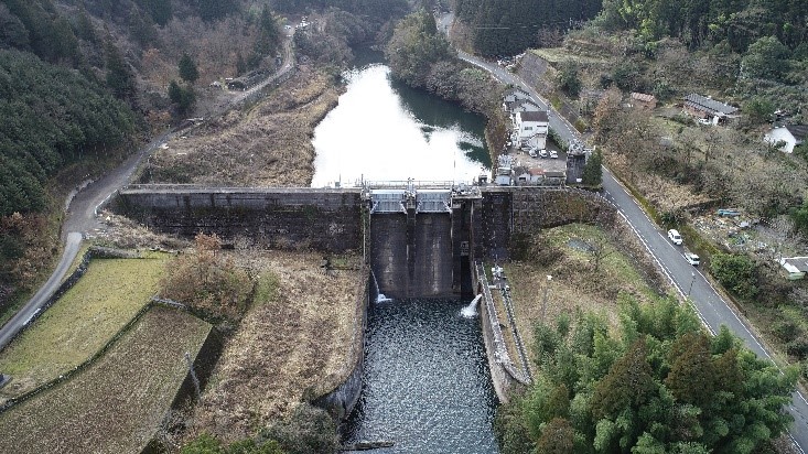 高瀬川ダム 　～水と緑に囲まれた「水郷日田」に佇むダム～