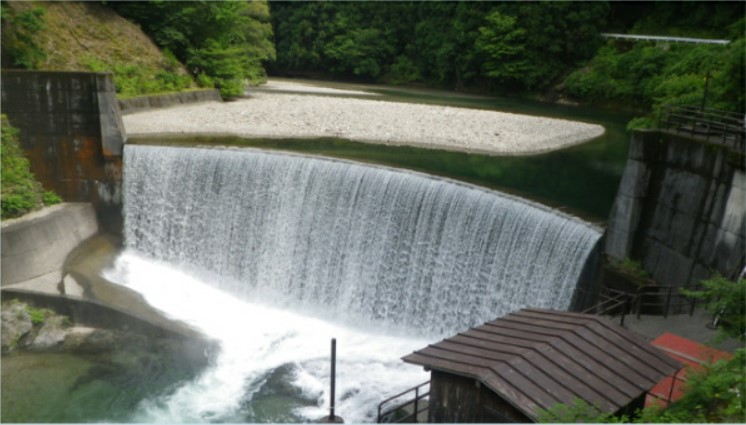 奥里ダム～秘境十津川村の小さな小さなアーチダム～