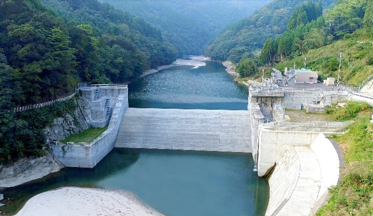 西畑ダム～2017年に自由越流式にリニューアルしたダム～