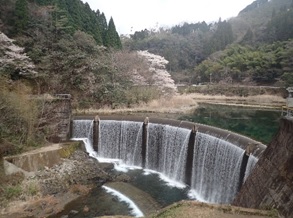 宮の元ダム～山奥にひっそりと佇む小さな小さなアーチ式ダム～